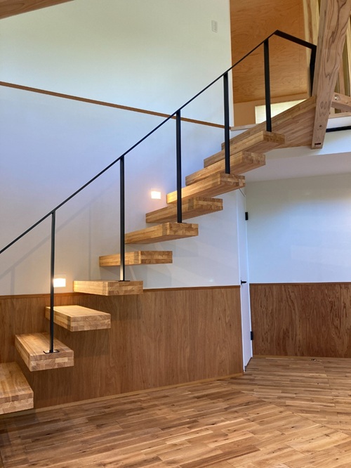  Cloud -クラウド- 片持ち階段 CL-025